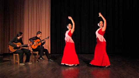  Entre Dos Aguas; A Torrent of Flamenco Emotion and Rhythmic Complexity